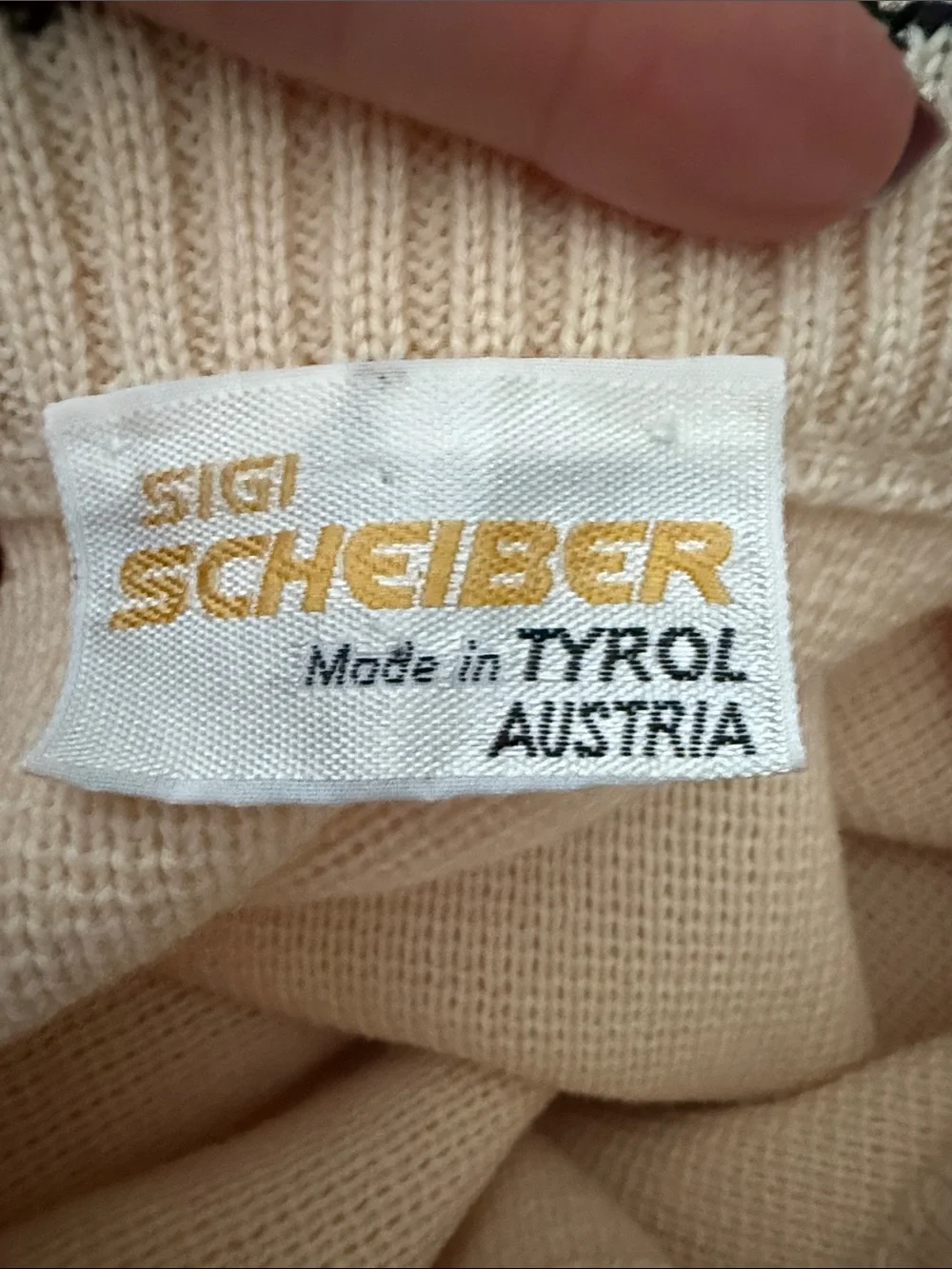 Vintage 80s Sigi Scheiber Cream Knit Austria Pure Wool Eagle Crest Sweater